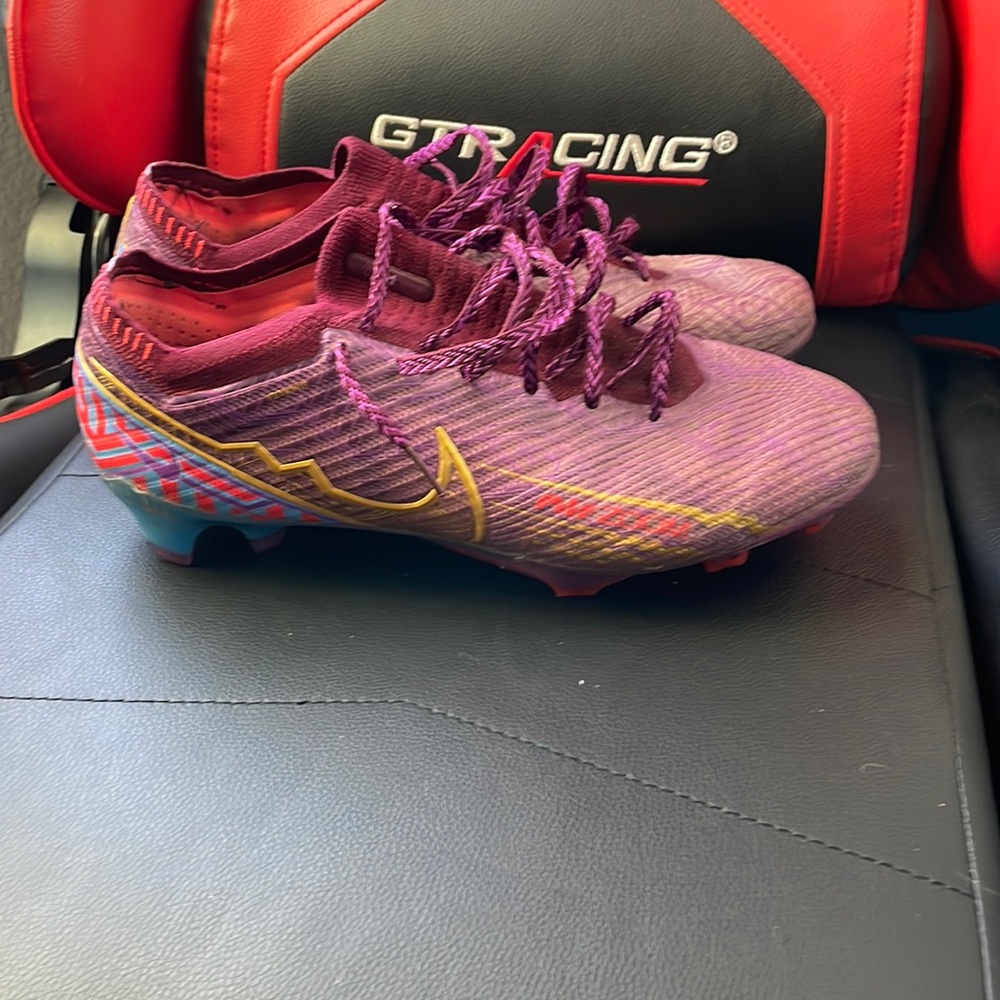 Size 10 Nike mucurials mbappe signed